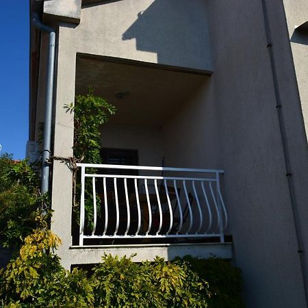 Maja Lägenhet Kornić Exteriör bild